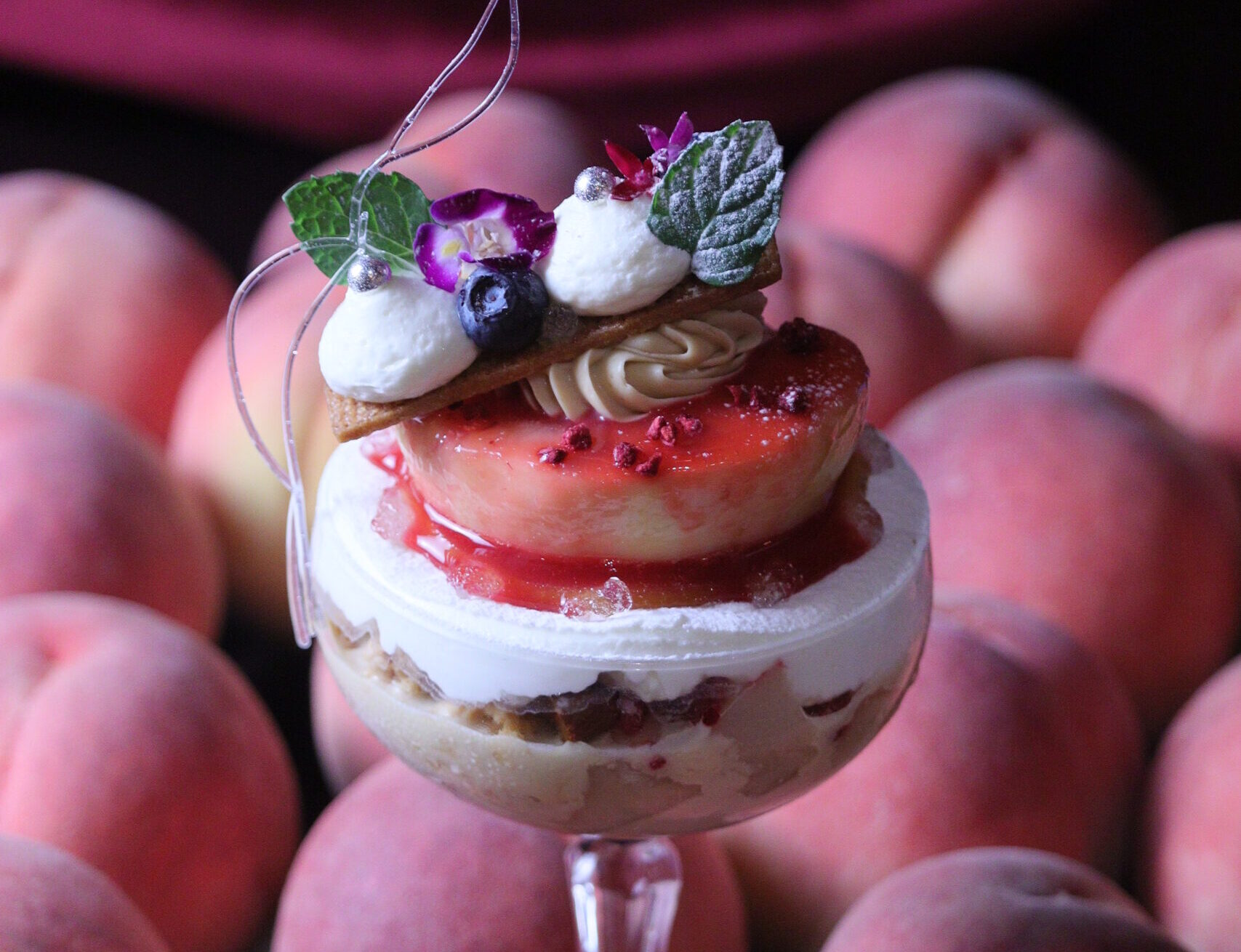ハンドメイド パフェ 季節限定パフェ「Peach Dew Melba」提供開始のお知らせ - Sweets Cafe